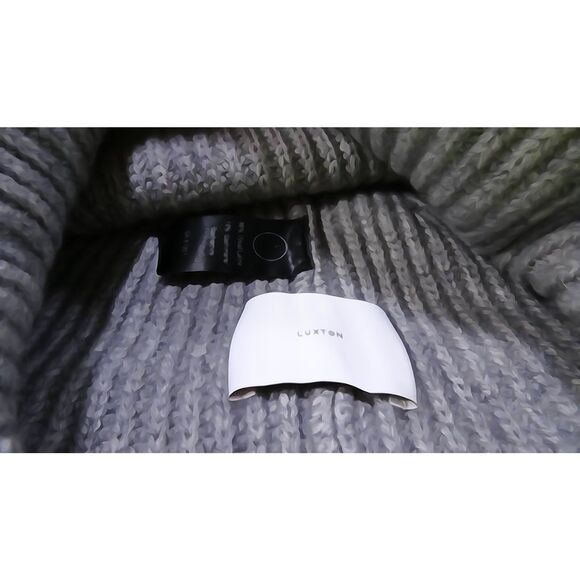 NWT LUXTON Women's Ribbed Cashmere Wool Pom Pom Beanie Hat NIB 220 Ash Grey - Picture 11 of 15